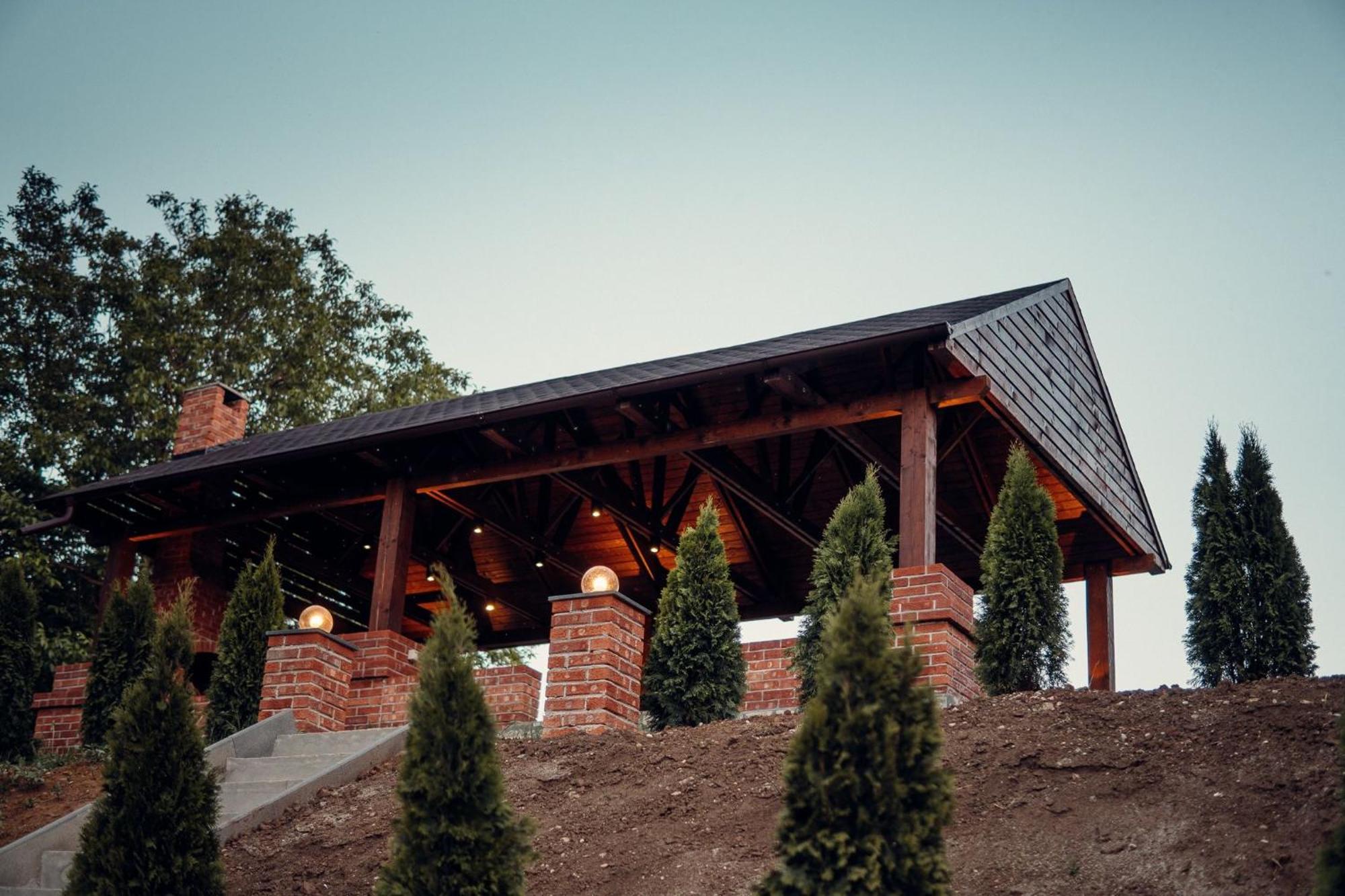 Madison Lake Villa Balotesti Exterior photo